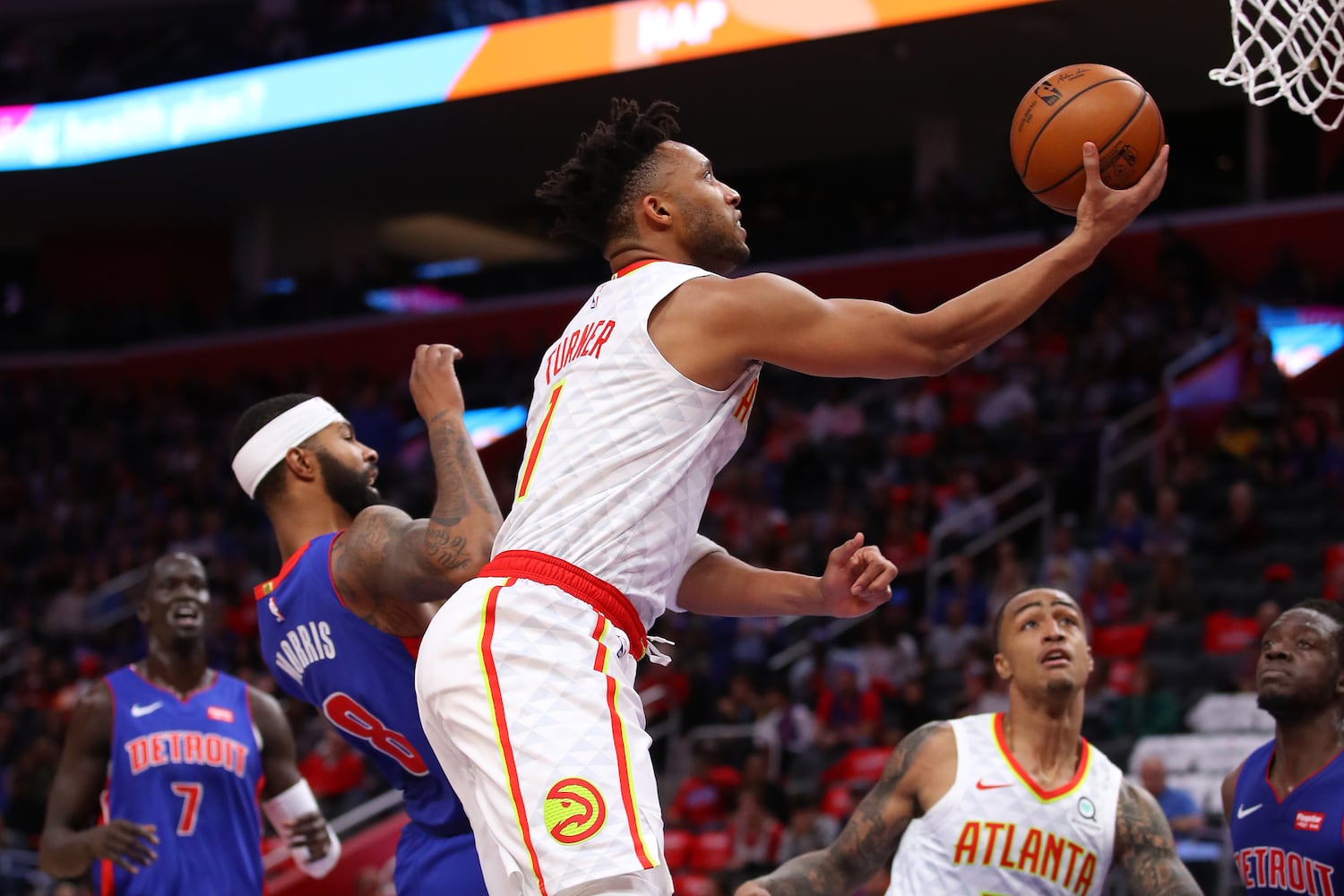 Photos: Hawks open season against Pistons