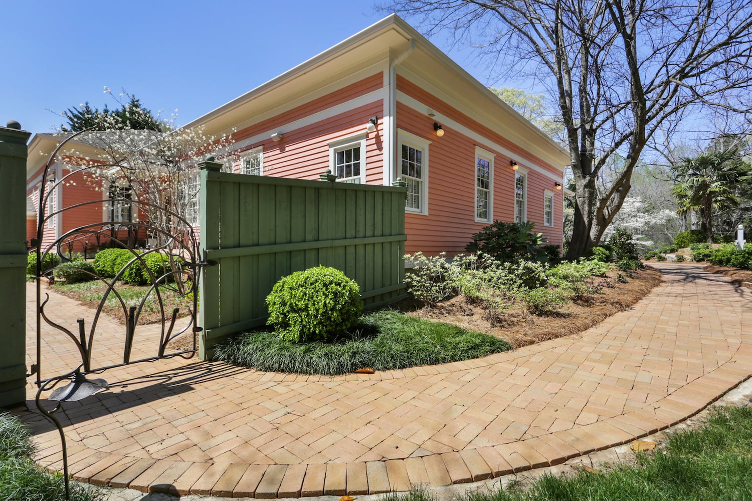 Photos: The oldest house in Smyrna has been put on the market