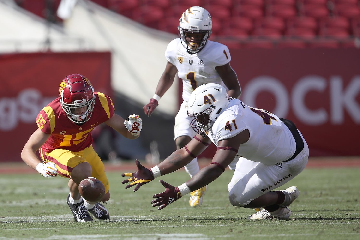 USC pulls off thrilling comeback to stun Arizona State in season opener