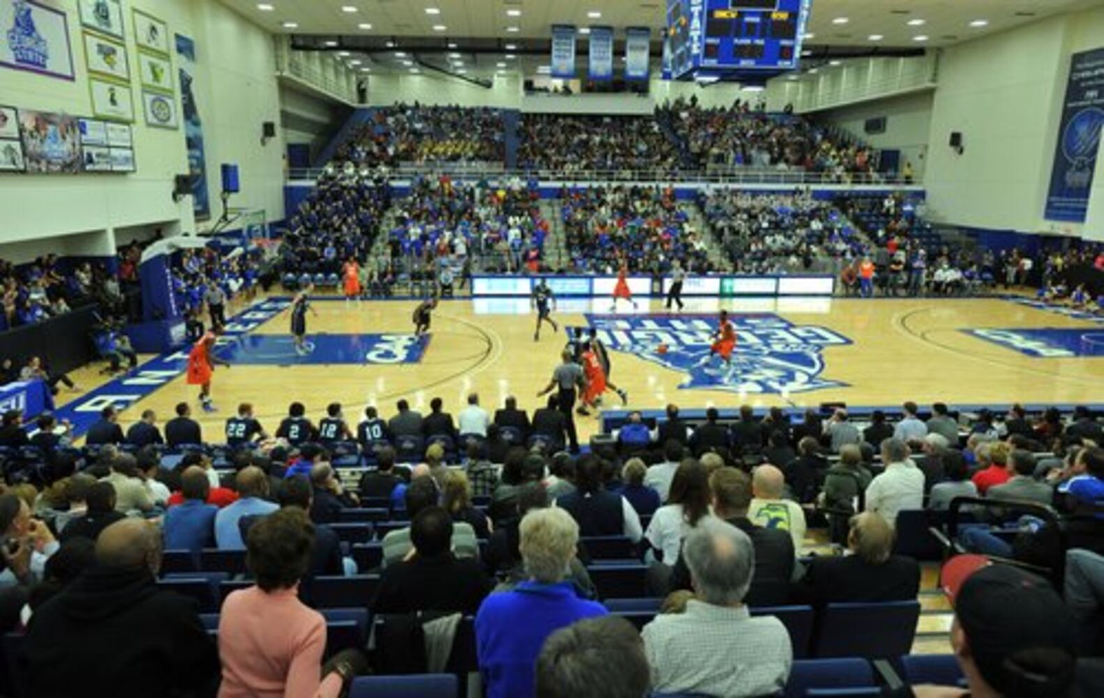 Georgia State coach goes barefoot in game