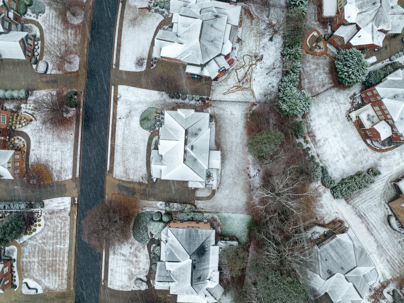 Winter storm hits metro Atlanta, North Georgia