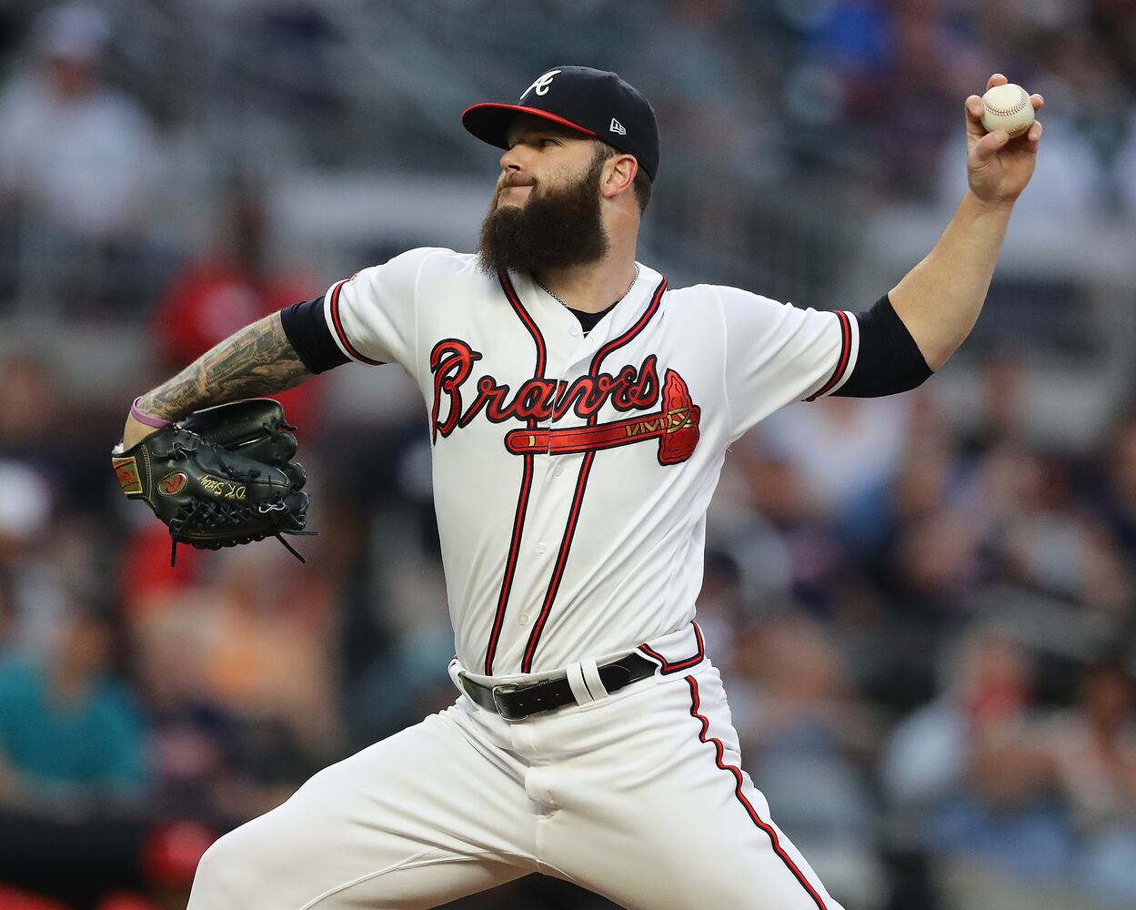 Photos: Braves open home series with Phillies