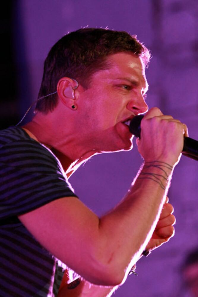 Rob Thomas plays Chastain