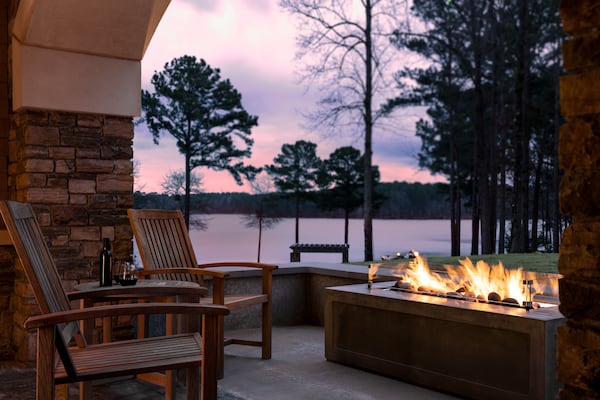 A private fireside patio at The Ritz-Carlton Reynolds, Lake Oconee. Courtesy of Visit Lake Oconee