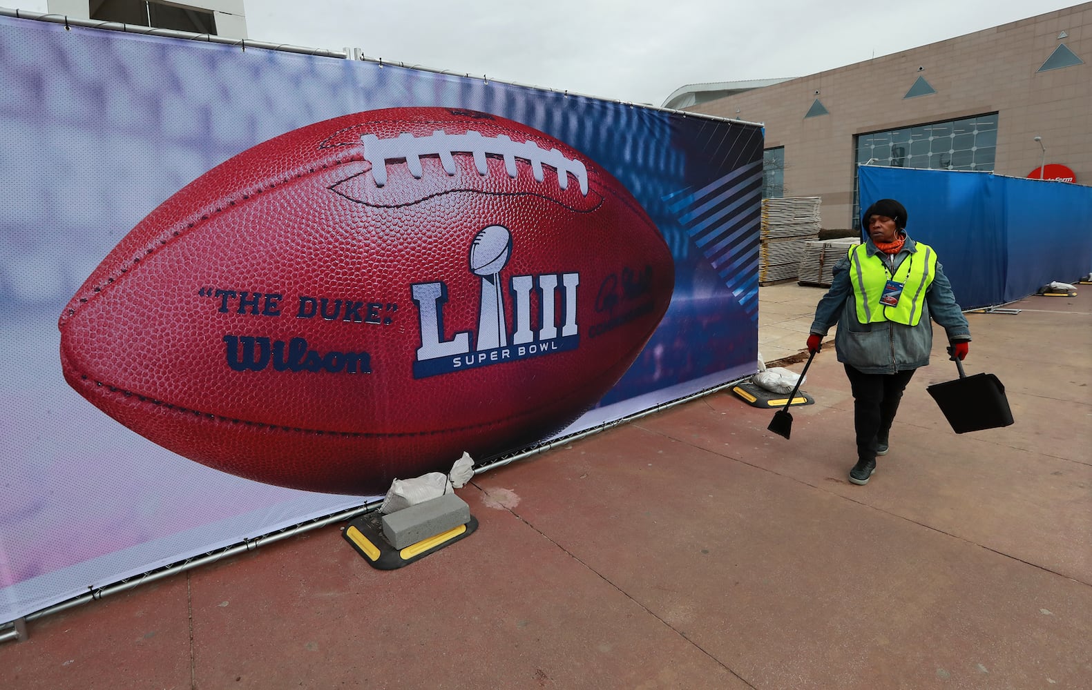 Photos: Setting up Mercedes-Benz Stadium for Atlanta’s Super Bowl