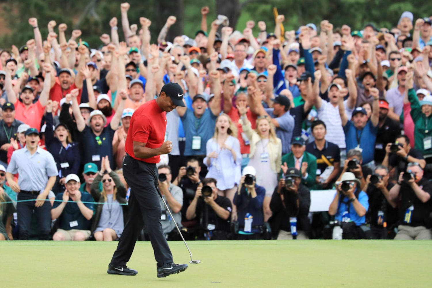 Photos: Tiger Woods makes comeback with 5th Masters win