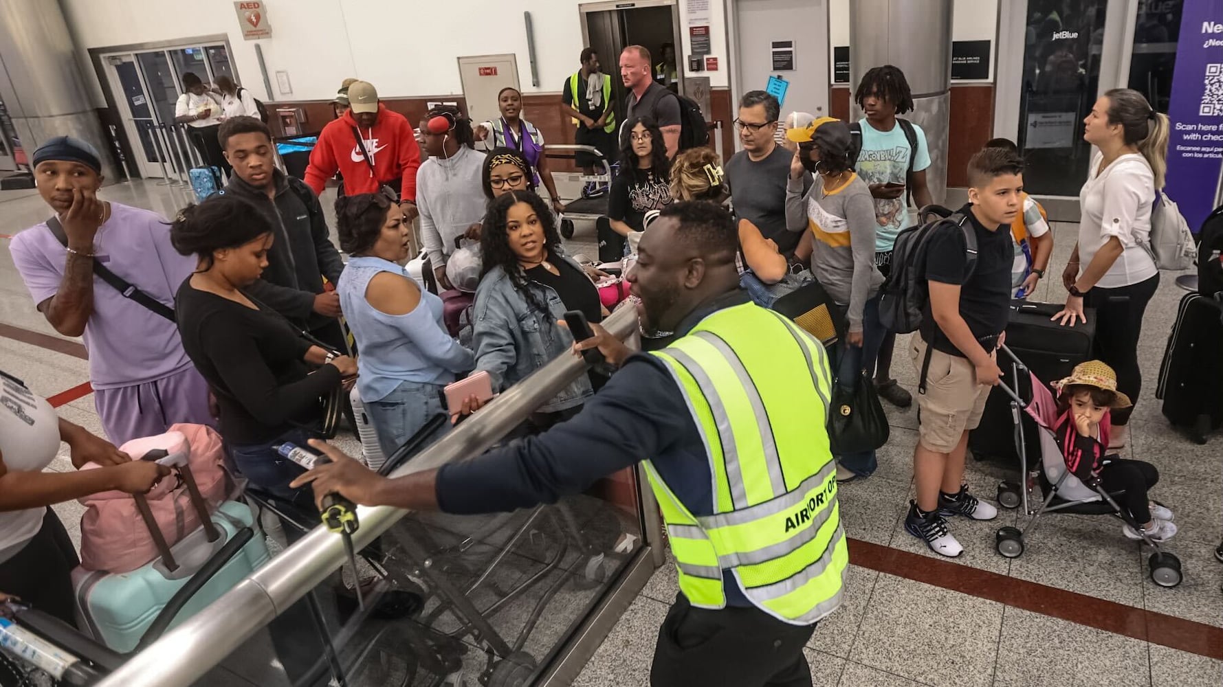 Hartsfield-Jackson crowd control