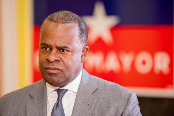 Former mayor Kasim Reed accepts an endorsement from the International Association of Fire Fighters Local 134 at Reed's campaign headquarters on Thursday, Oct. 7, 2021.  (Jenni Girtman for The Atlanta Journal-Constitution)