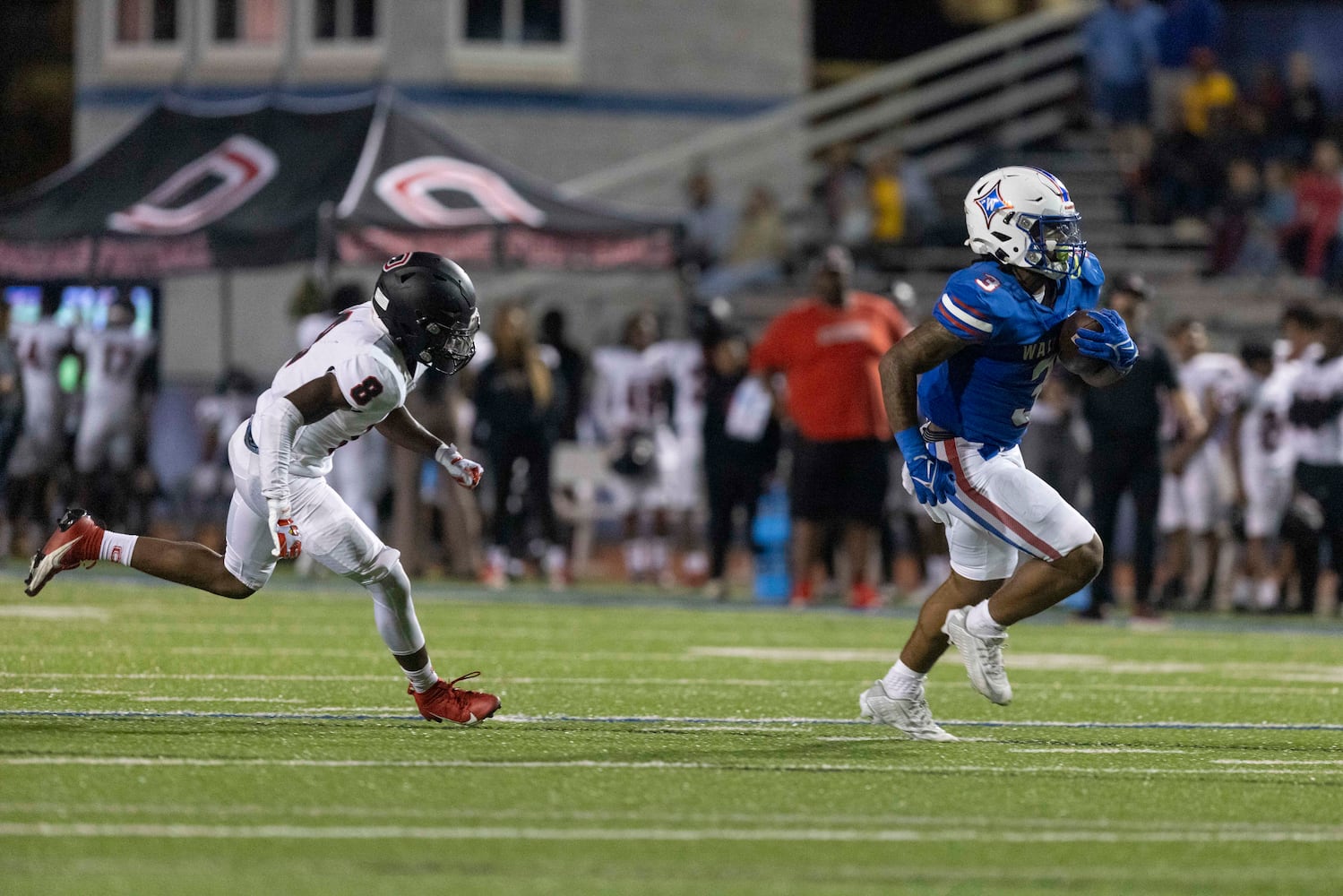 Walton’s Makari Bodiford (3) runs the ball. (Photo/Jenn Finch)