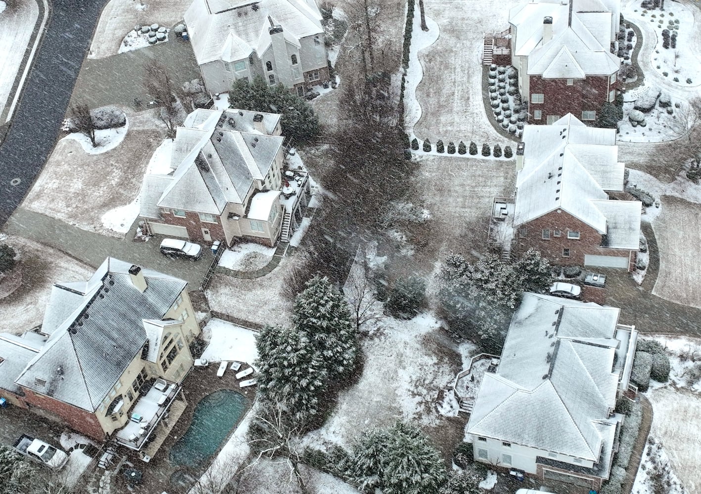 Winter storm hits metro Atlanta, North Georgia