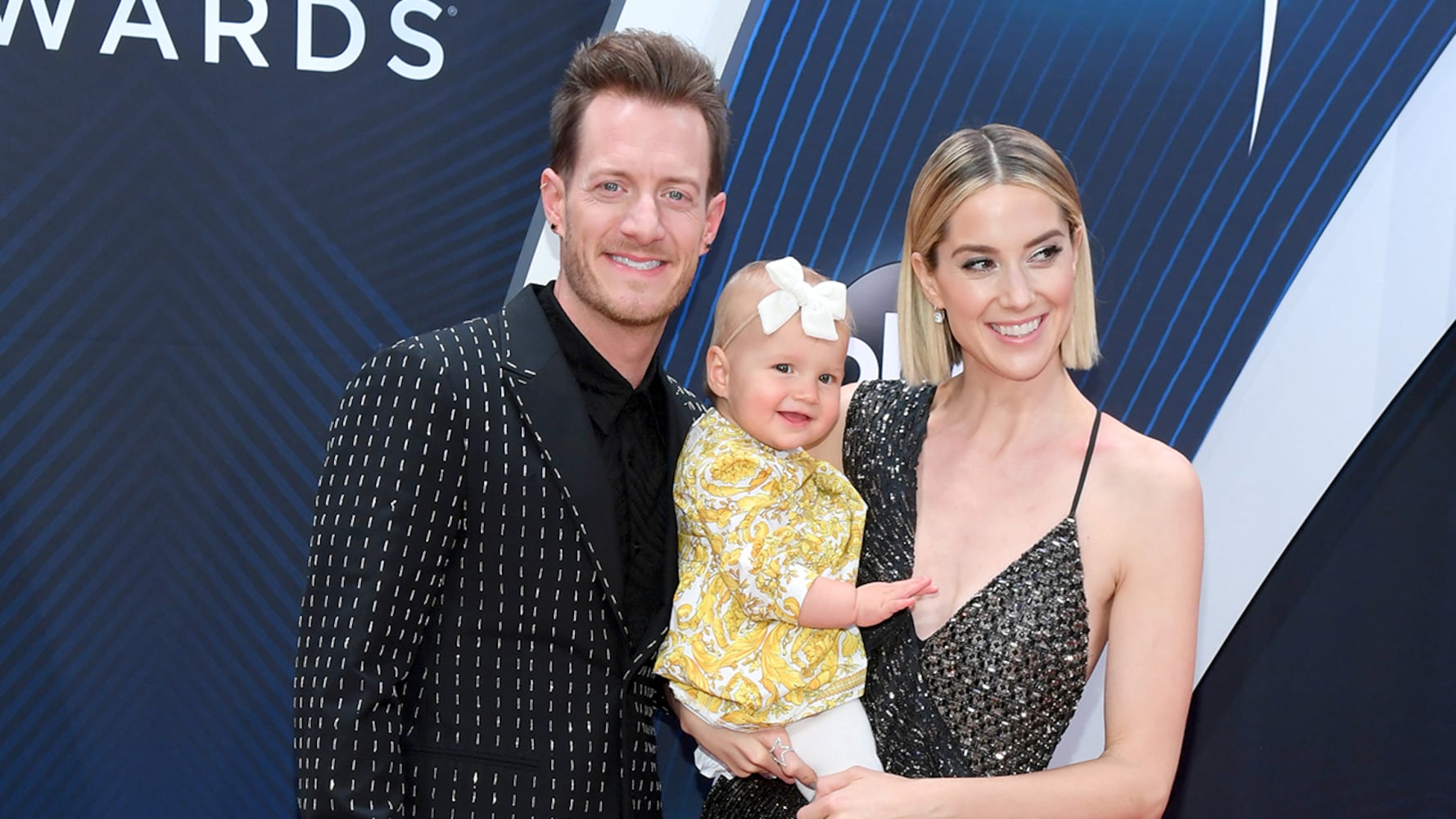 Photos: Stars shine on the CMA Awards red carpet