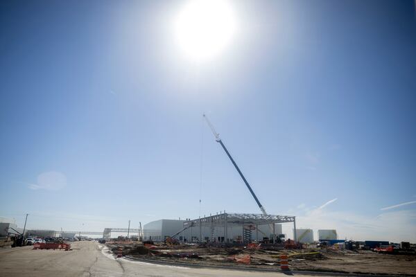 Contractors work on building Hyundai's Metaplant on Thursday, Feb. 8, 2024 in Ellabell, Ga. (AJC Photo/Stephen B. Morton)