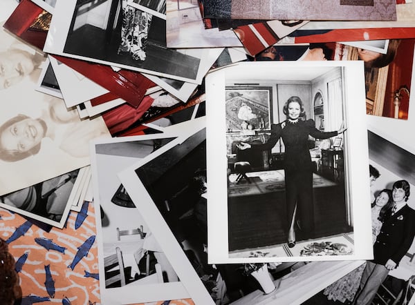 
                        A glamorous photo of Alice Mason, amidst other photos in an archive at the home of Dominique Richard, Mason’s daughter, in Valencia, Spain, Nov. 6, 2024. Alice Mason was New York City’s broker to the elite and a master at the art of hosting. One of her parties would strain her relationship with her daughter and reveal a secret that she couldn’t keep hidden. (Ana Beltrán Vázquez/The New York Times)
                      