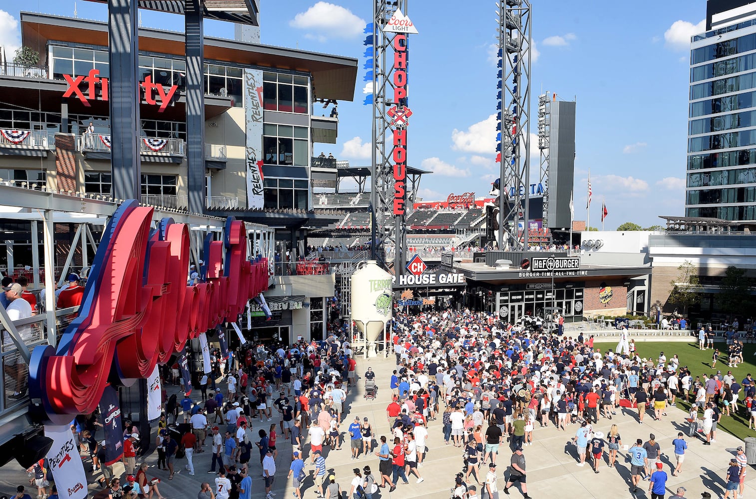 Photos: The scene at SunTrust Park as Braves begin playoff run