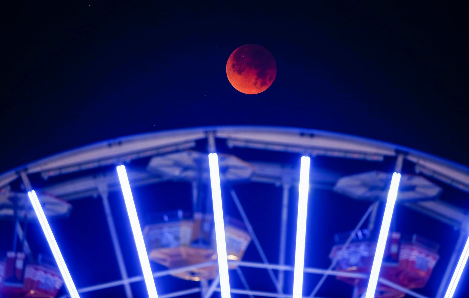 Photos: Super blue blood moon eclipse 2018