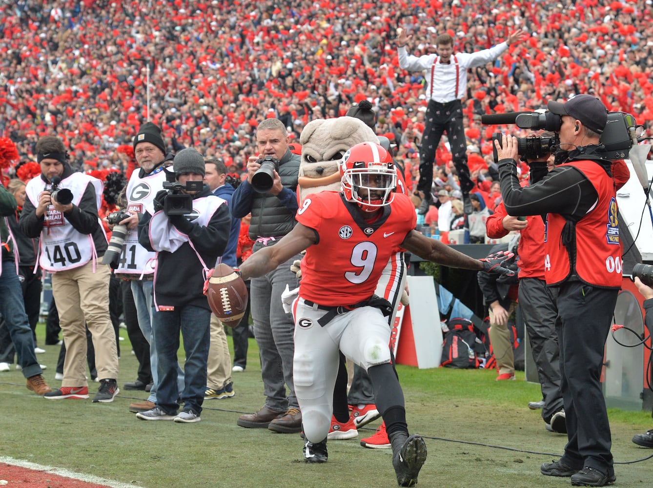 Photos: Bulldogs rout Georgia Tech, improve to 11-1