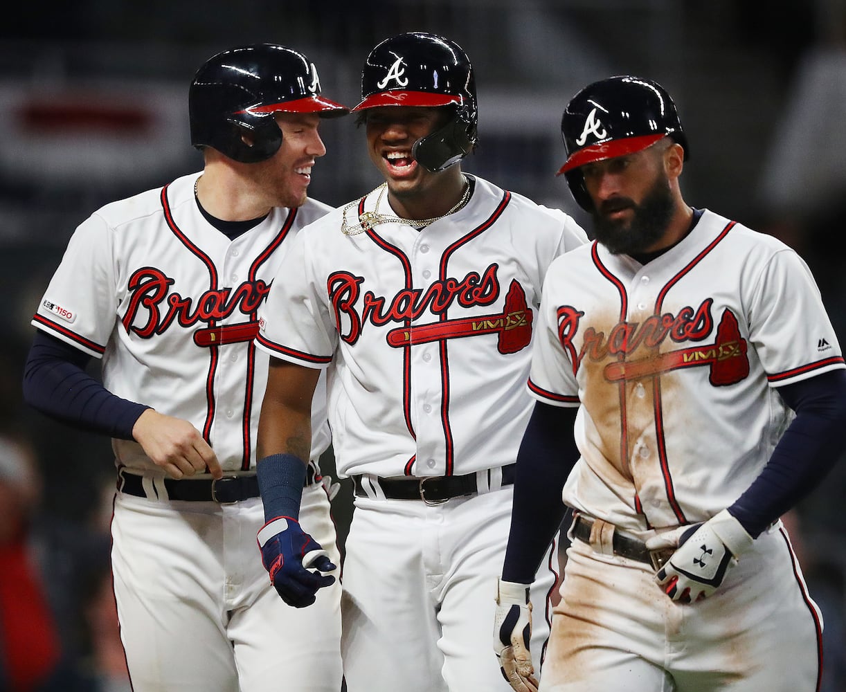 Photos: Braves rally to beat the Chicago Cubs