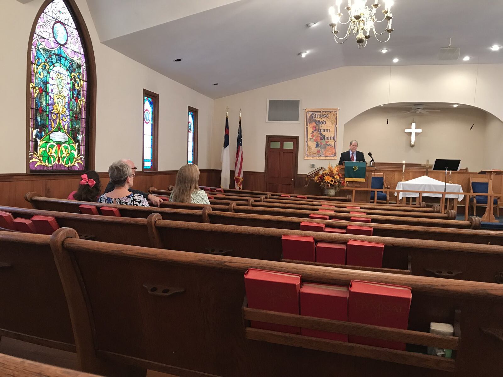 Members of Lovejoy Memorial United Methodist Church in Newnan attend services. SHELIA POOLE / SPOOLE@AJC.COM