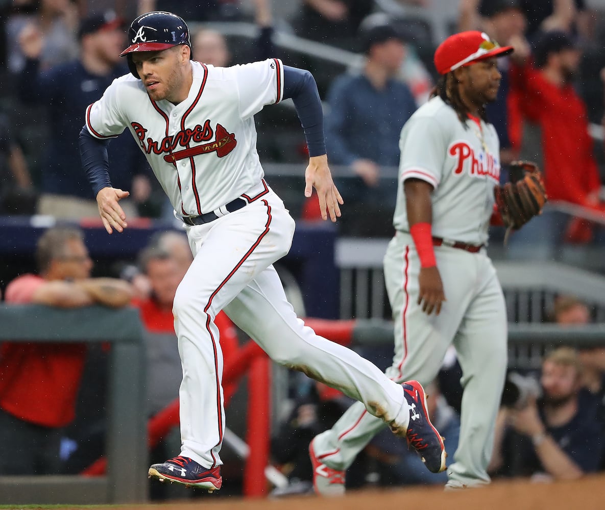 Photos: Markakis gives Braves a walkoff win over the Phillies