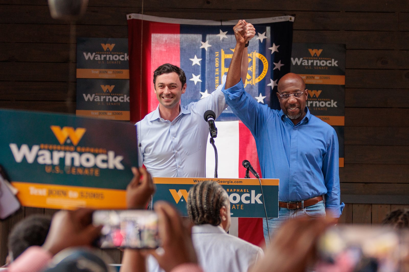 Sen. Jon Ossoff and Sen. Raphael Warnock rally voters for Warnock at Bearfoot Tavern in Macon on Monday, November 7, 2022, the day before election day. (Arvin Temkar / arvin.temkar@ajc.com)