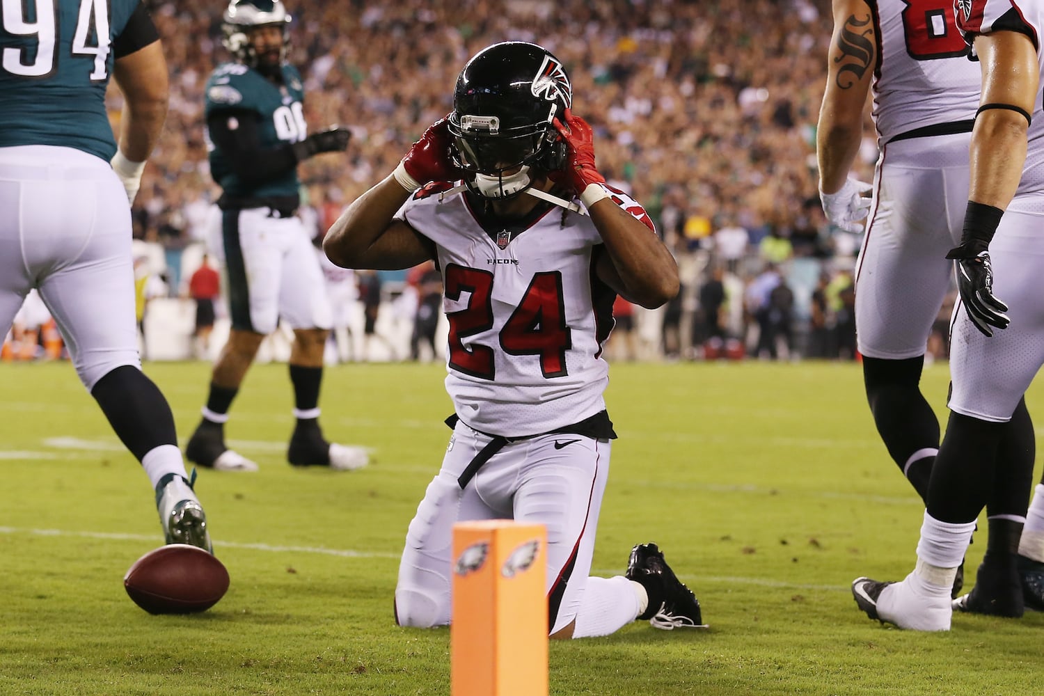 Photos: Falcons open season against Eagles