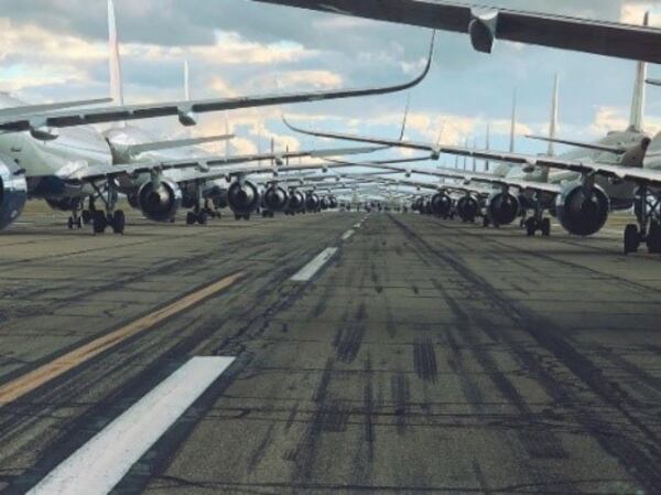 First Officer Chris Dennis' short, handwritten letter left on the flight deck of an A321 parked in the California desert at the beginning of the pandemic was discovered by a fellow pilot, more than a year later. (Image: Delta Air Lines)