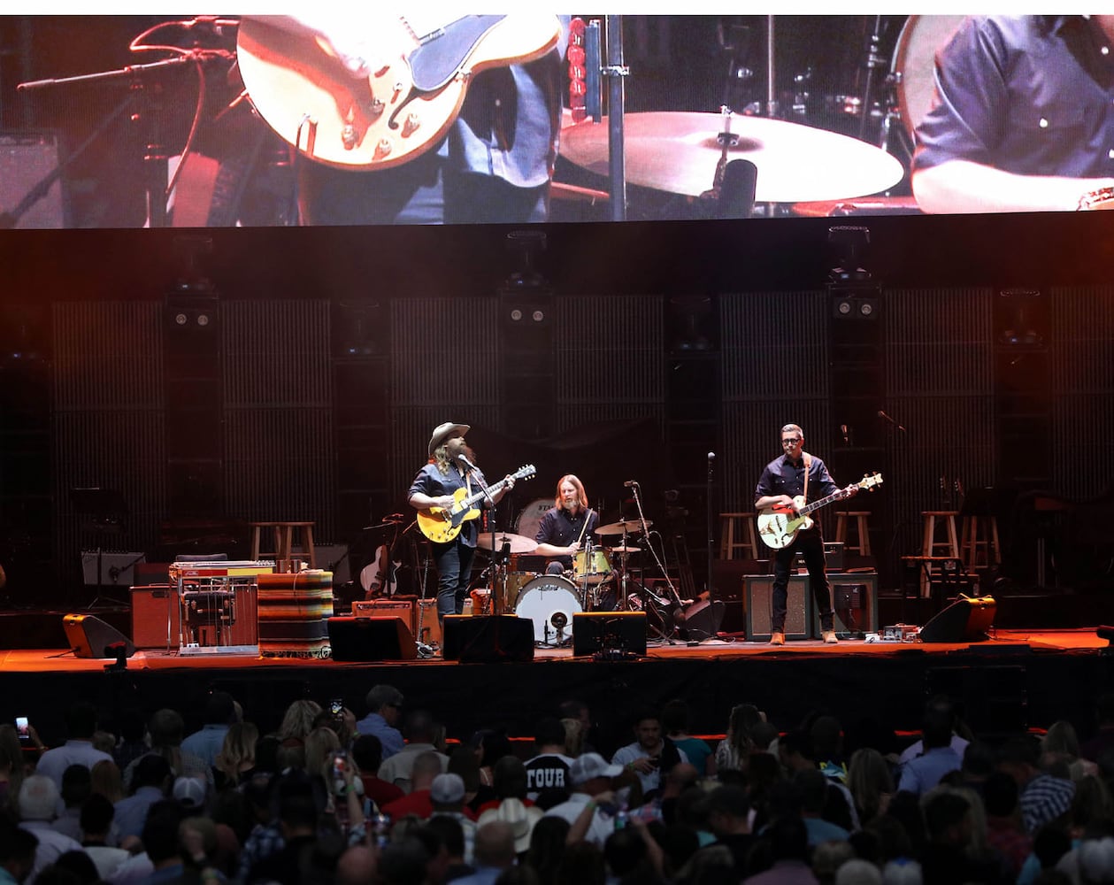 PHOTOS: George Strait, Chris Stapleton deliver country hits at Mercedes-Benz Stadium