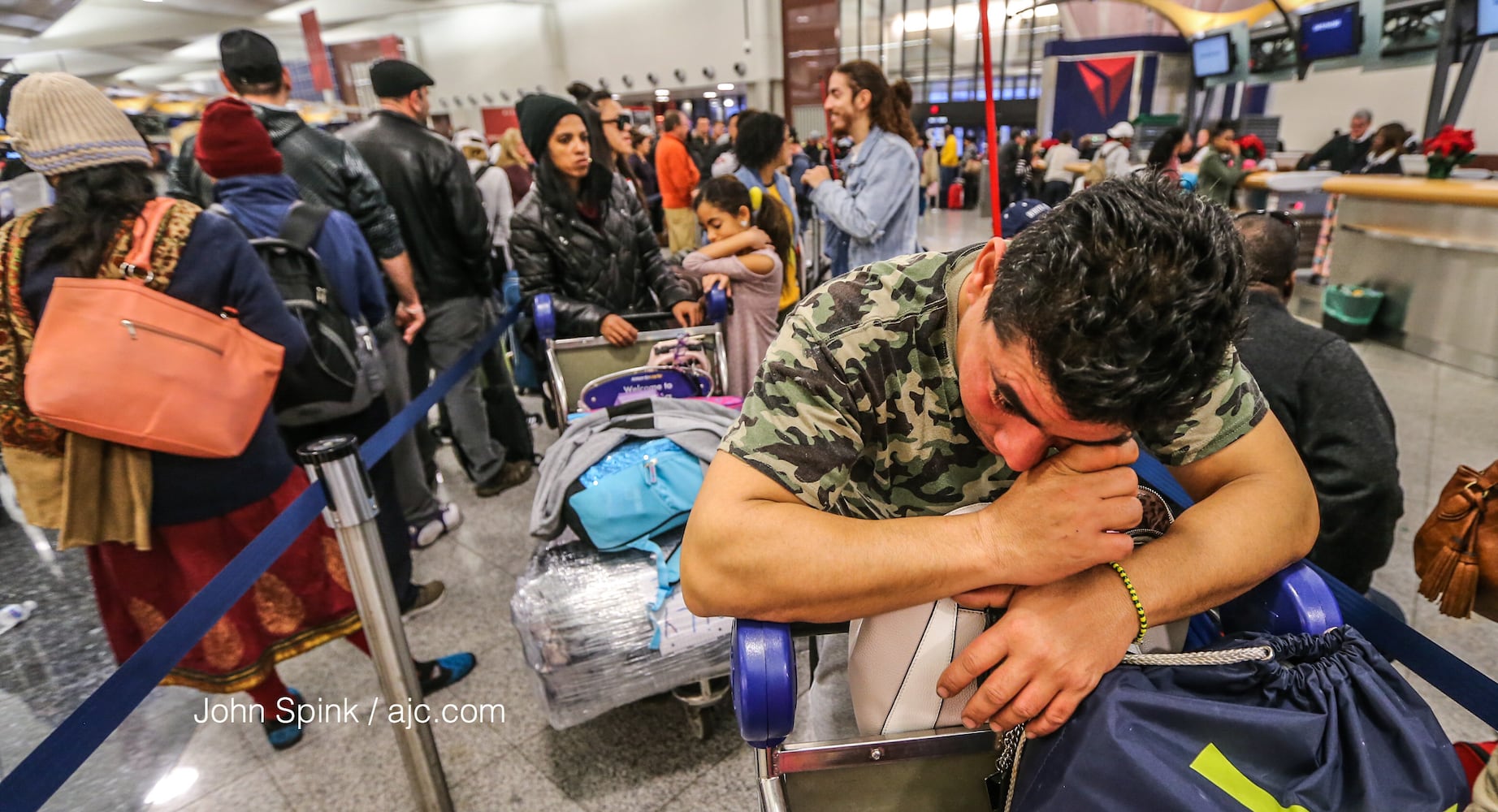 Photos: Power outage paralyzes Atlanta airport