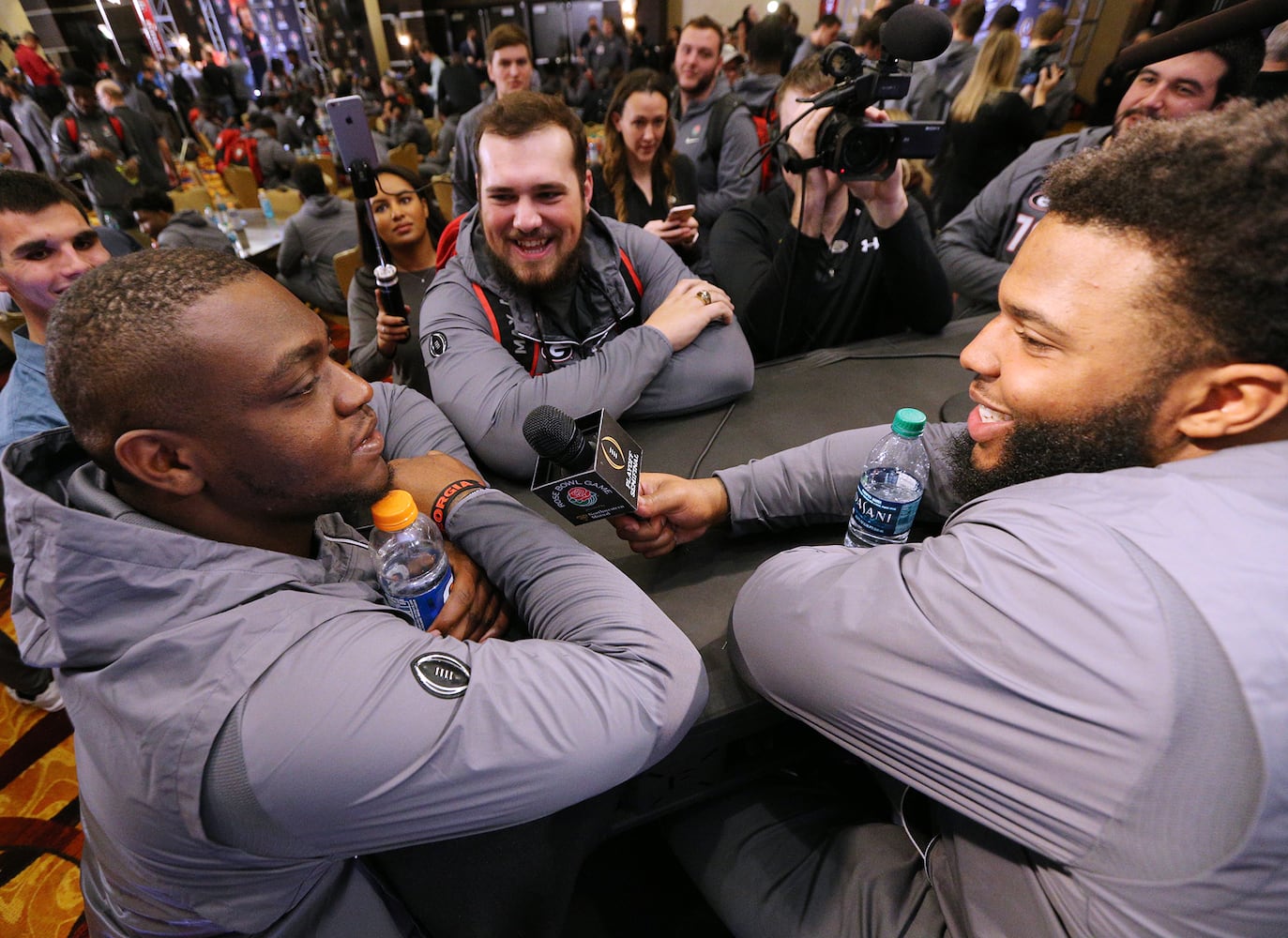 Photos: The scene at the Rose Bowl as Georgia, Oklahoma game nears