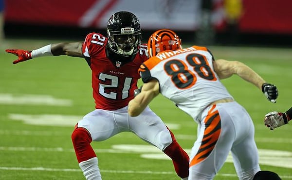 CURTIS COMPTON / CCOMPTON@AJC.COM Falcons rookie cornerback Desmond Trufant covers Bengals wide receiver Ryan Whalen during the first quarter of their NFL exhibition game on Aug, 8, 2013, in Atlanta. CURTIS COMPTON / CCOMPTON@AJC.COM Falcons rookie cornerback Desmond Trufant covers Bengals wide receiver Ryan Whalen during the first quarter of their NFL exhibition game on Aug, 8, 2013, in Atlanta.