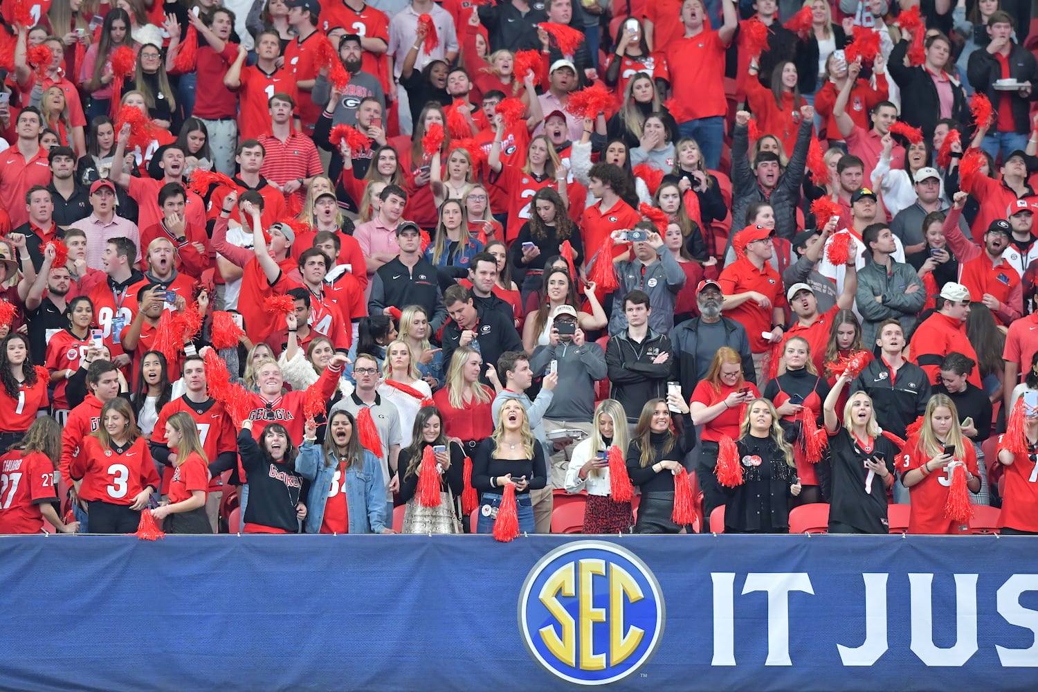 Photos: Bulldogs battle Tigers in SEC Championship game