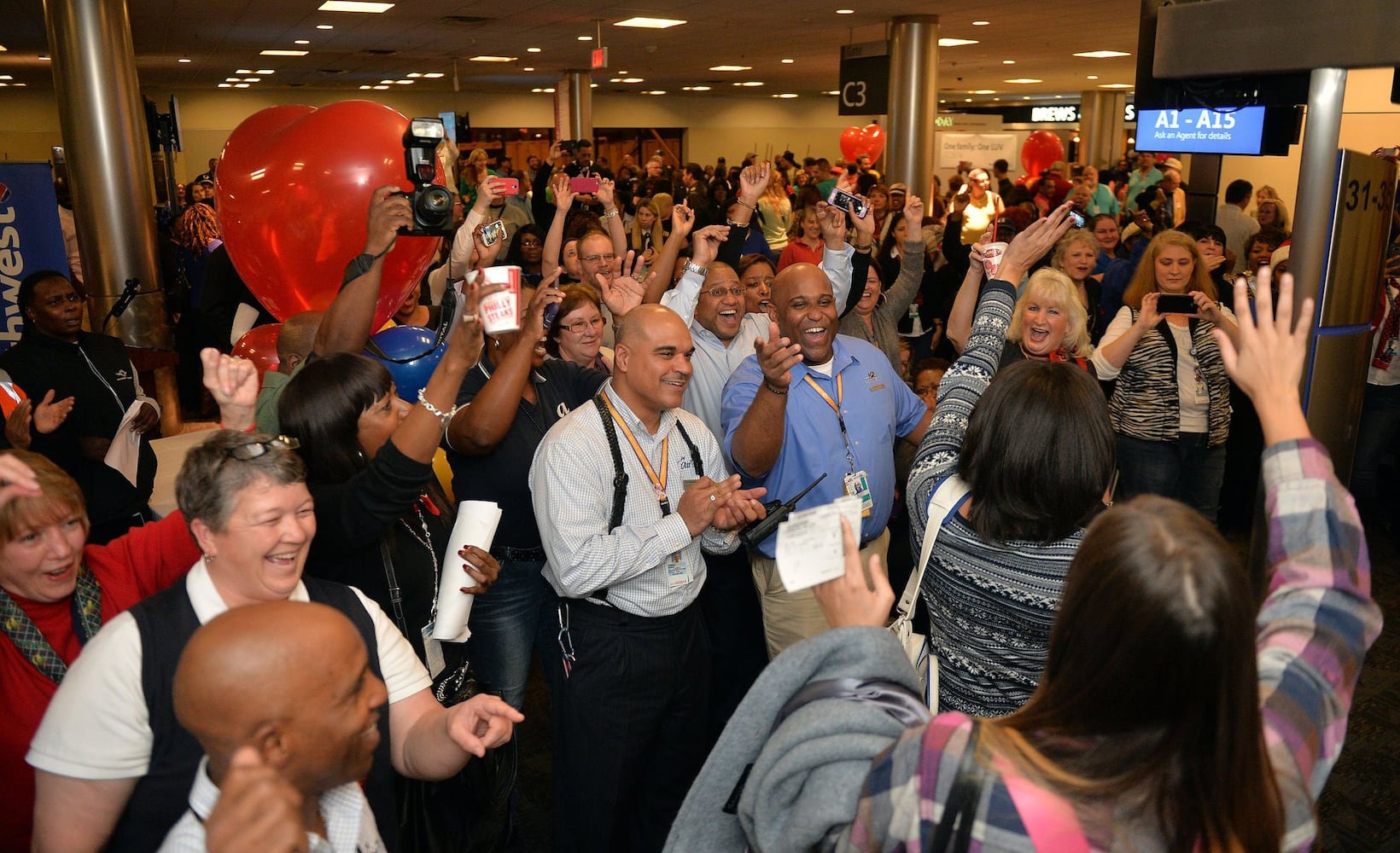 AirTran’s final flight touches down