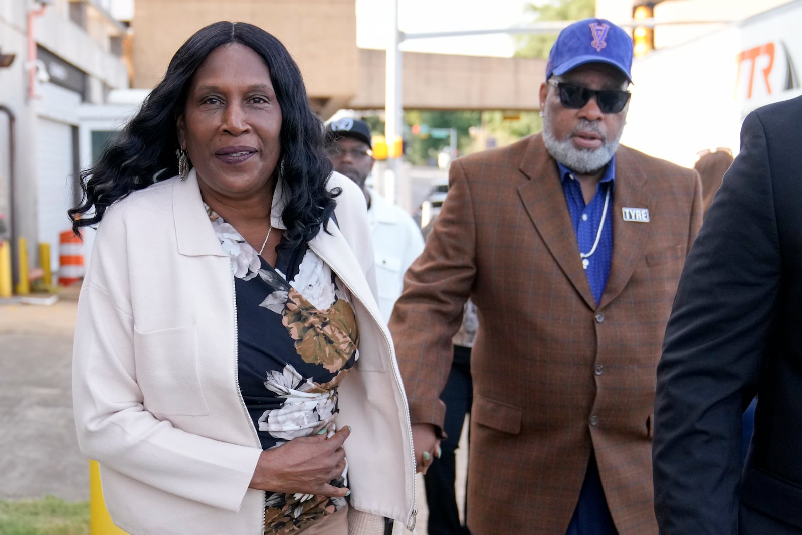 RowVaughn Wells, left, and Rodney Wells, parents of Tyre Nichols, arrive at the federal courthouse before the start of jury selection of the trial in the Tyre Nichols case Monday, Sept. 9, 2024, in Memphis. (AP Photo/George Walker IV)