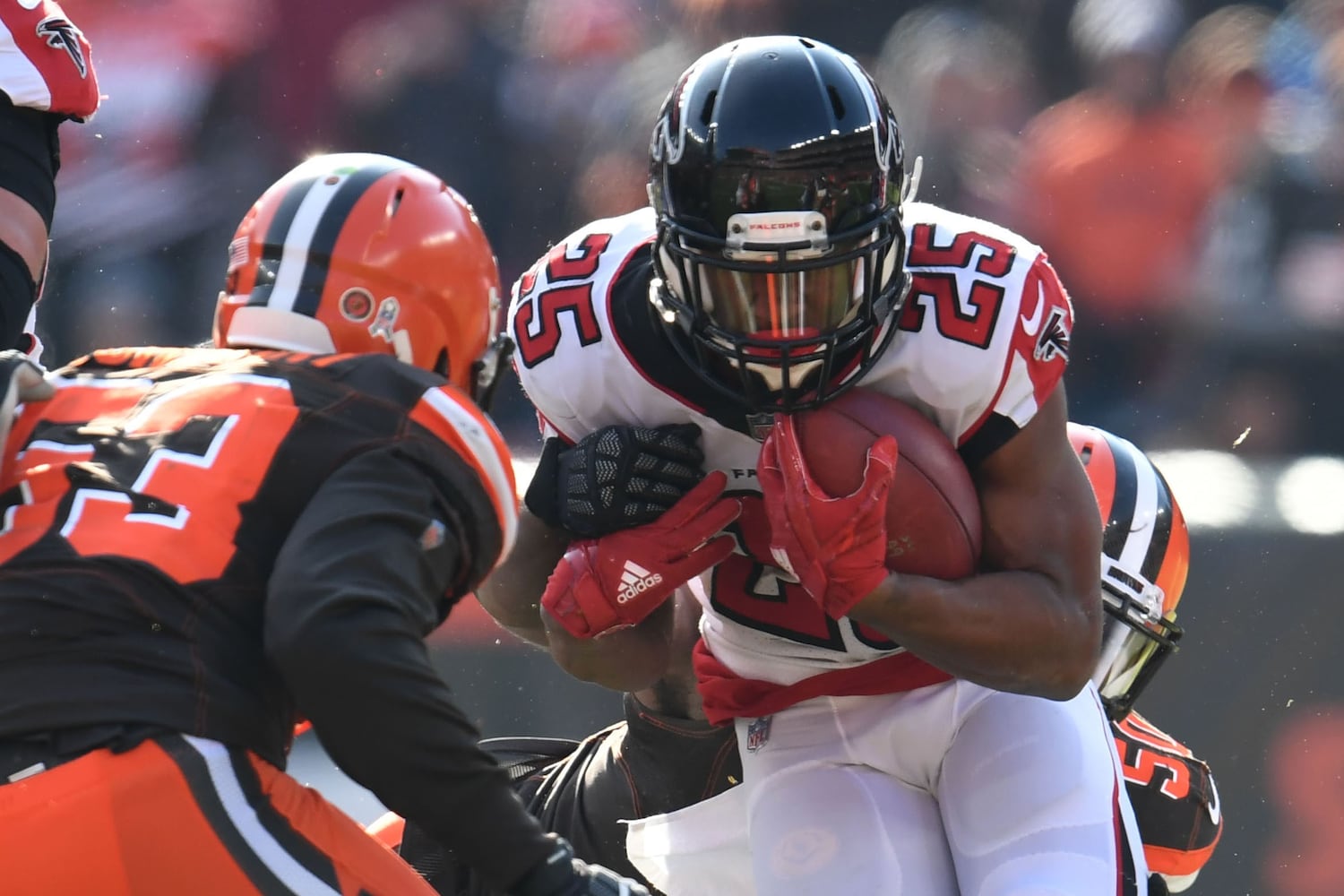 Photos: Falcons look for fourth straight win