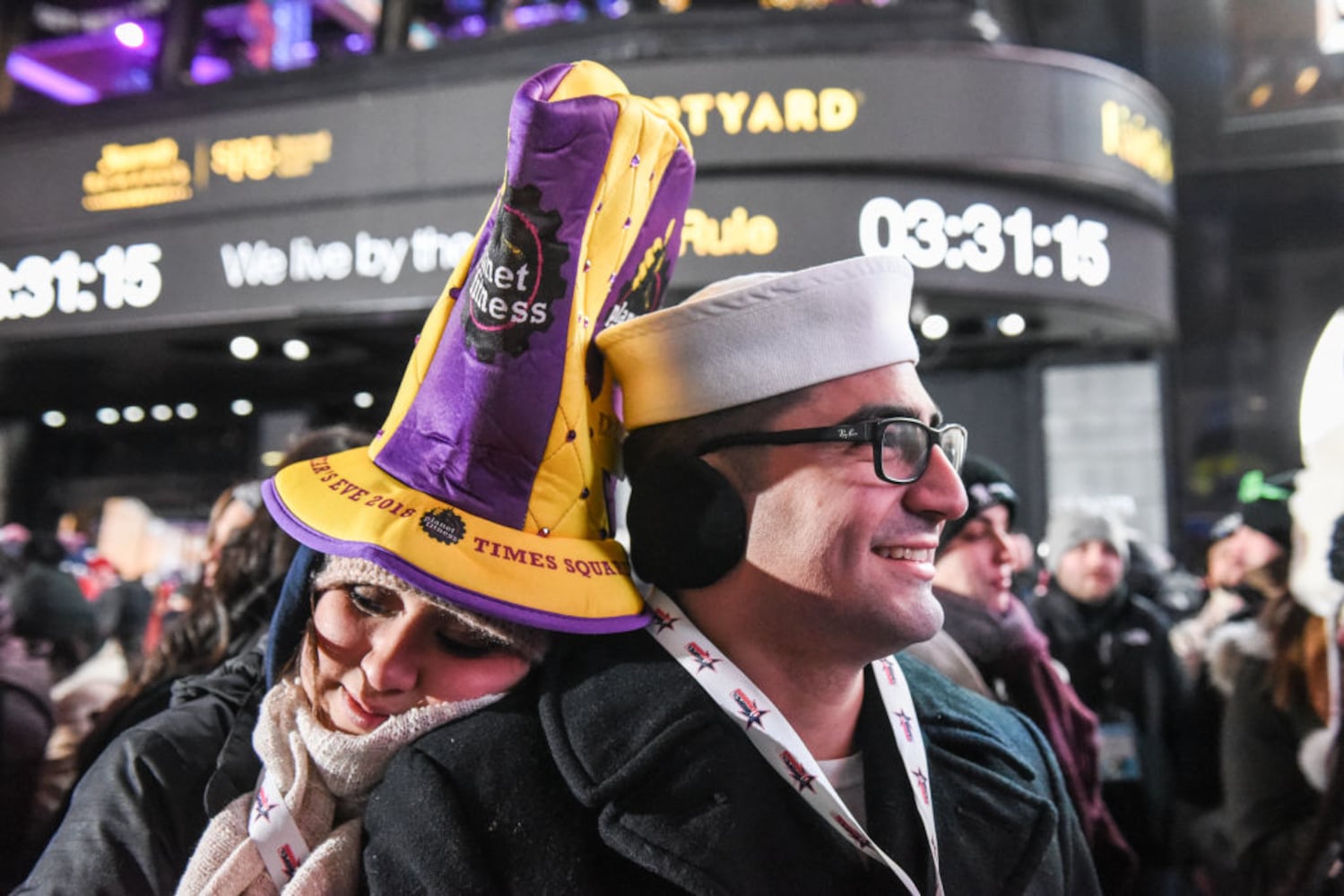 freezing temps dont deter crowds at times square for new years eve