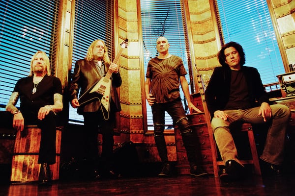  Gov't Mule headlines Saturday's lineup.