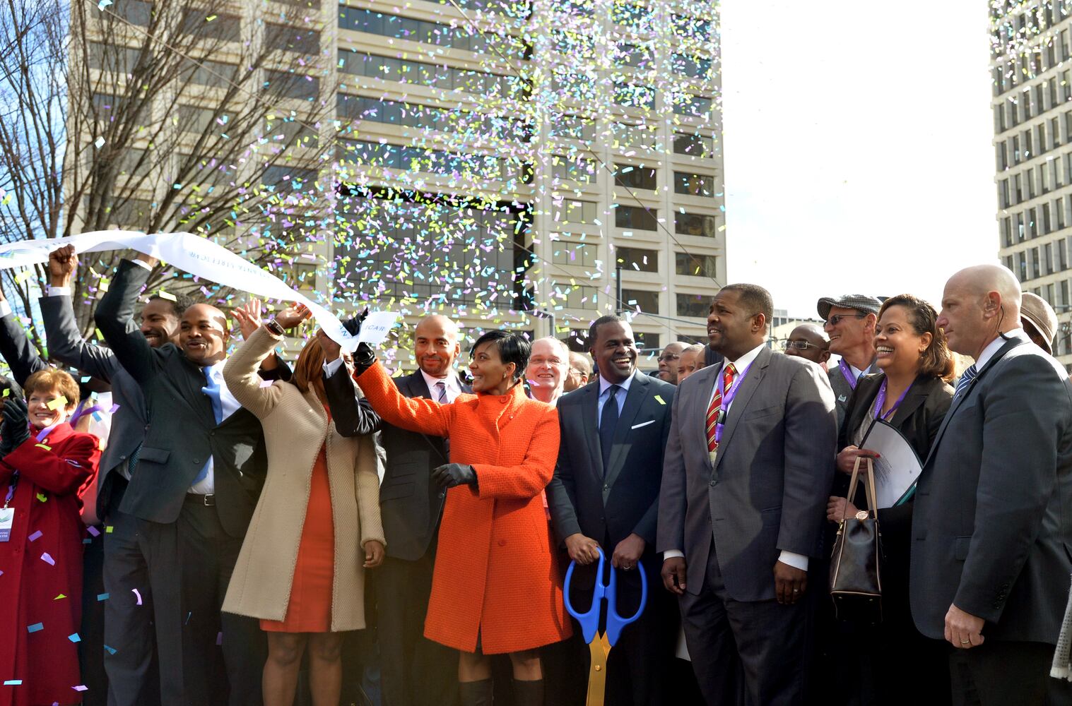 Atlanta streetcar takes its first ride