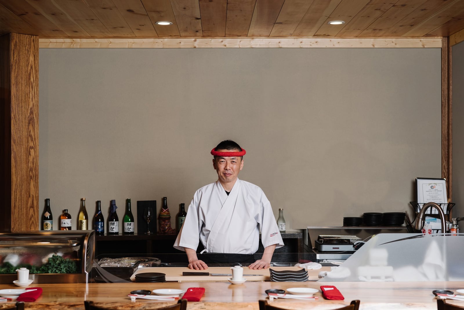 Chef Atsushi “Art” Hayakawa prepares and delivers the omakase personally to diners at the counter. CONTRIBUTED BY ANDREW THOMAS LEE / SUSHI HAYAKAWA