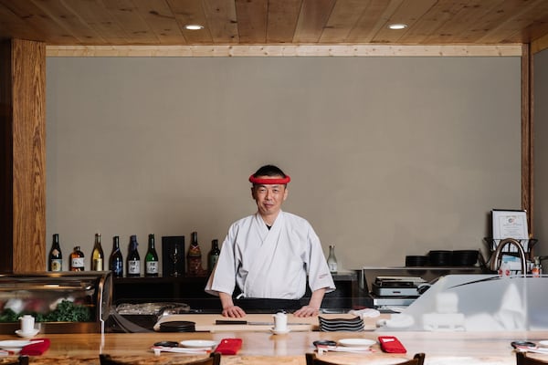 Chef Atsushi “Art” Hayakawa prepares and delivers the omakase personally to diners at the counter. CONTRIBUTED BY ANDREW THOMAS LEE / SUSHI HAYAKAWA