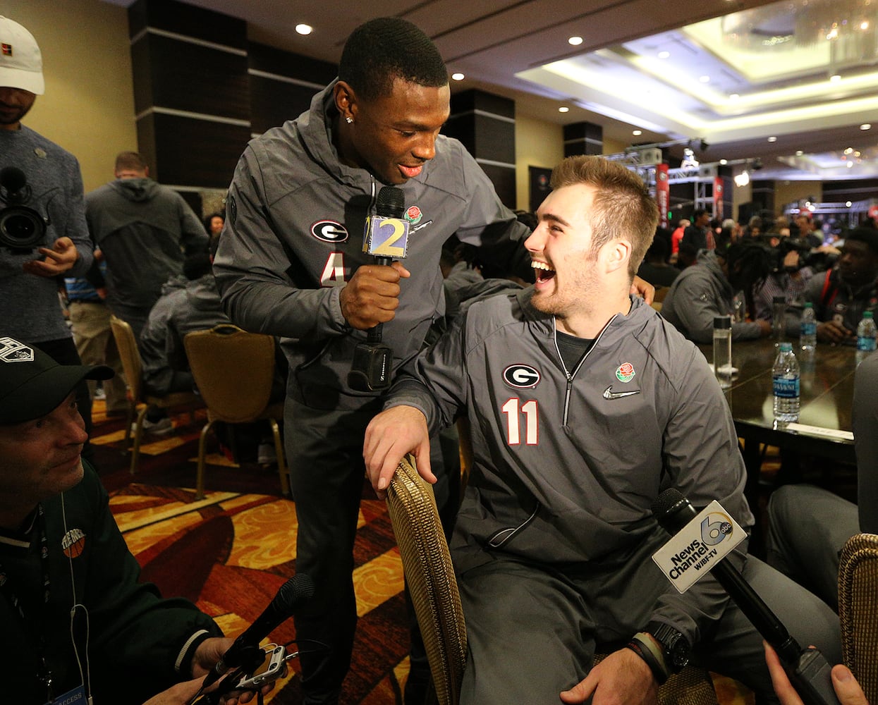 Photos: The scene at the Rose Bowl as Georgia, Oklahoma game nears