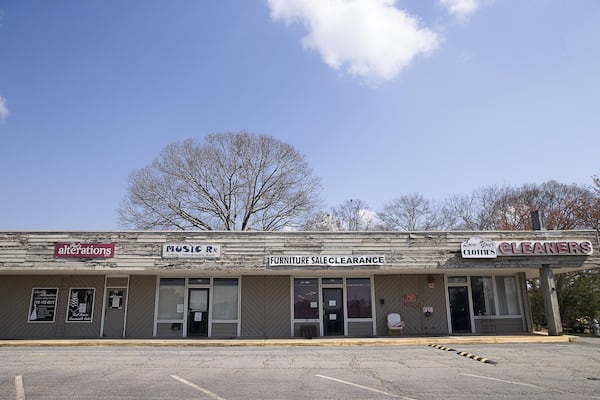 03/21/2019 — Marietta, Georgia — A few stores inside the Sprayberry Crossing Shopping Center in Marietta, Thursday, March 21, 2019. (ALYSSA POINTER/ALYSSA.POINTER@AJC.COM)