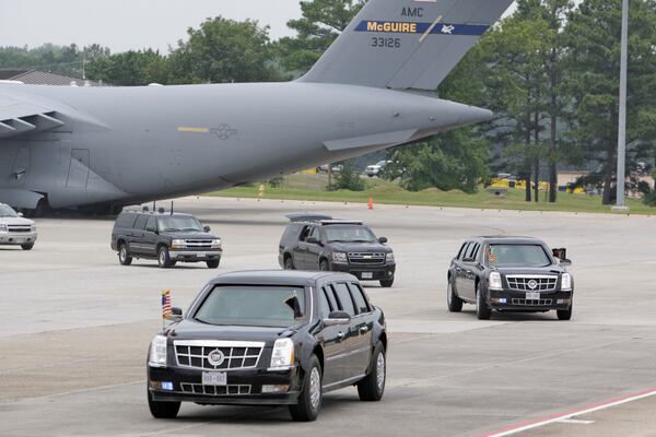 100802 - Dobbins Air Reserve Base - The presidential motorcade returns to Dobbins after the visit. President Obama departs Dobbins Air Reserve base. President Barack Obama visited Atlanta for a speech to DAV and for a Democratic fundraiser. Mon, Aug. 2, 2010 Bob Andres bandres@ajc.com