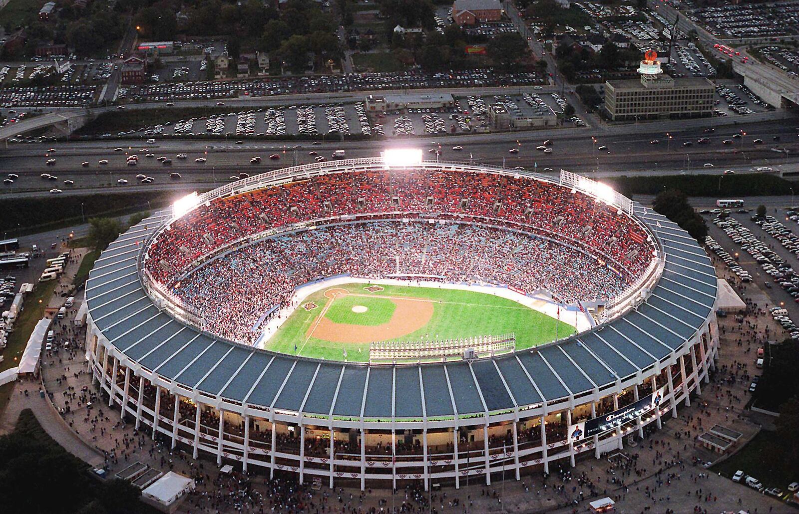 Opening night of the World Series at Atlanta-Fulton County Stadium on October 21, 1995. (AJC Staff Photo/Eric Williams)