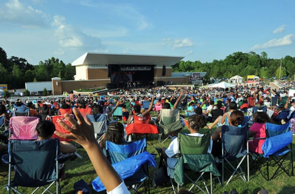 Fans enjoy the 2012 Funk Fest at the Wolf Creek Amphitheater. (Hyosub Shin/The AJC)