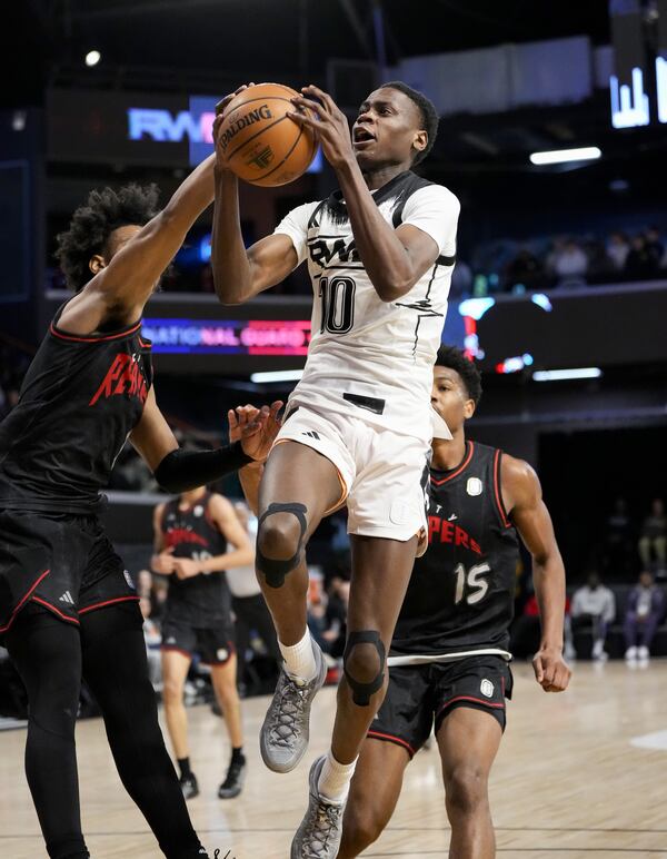 Darrion Sutton goes up for the layup during an OTE League game on Monday, January 15, 2024 at OTE Arena in Atlanta, Georgia. (Photo by Dale Zanine/Overtime Elite)