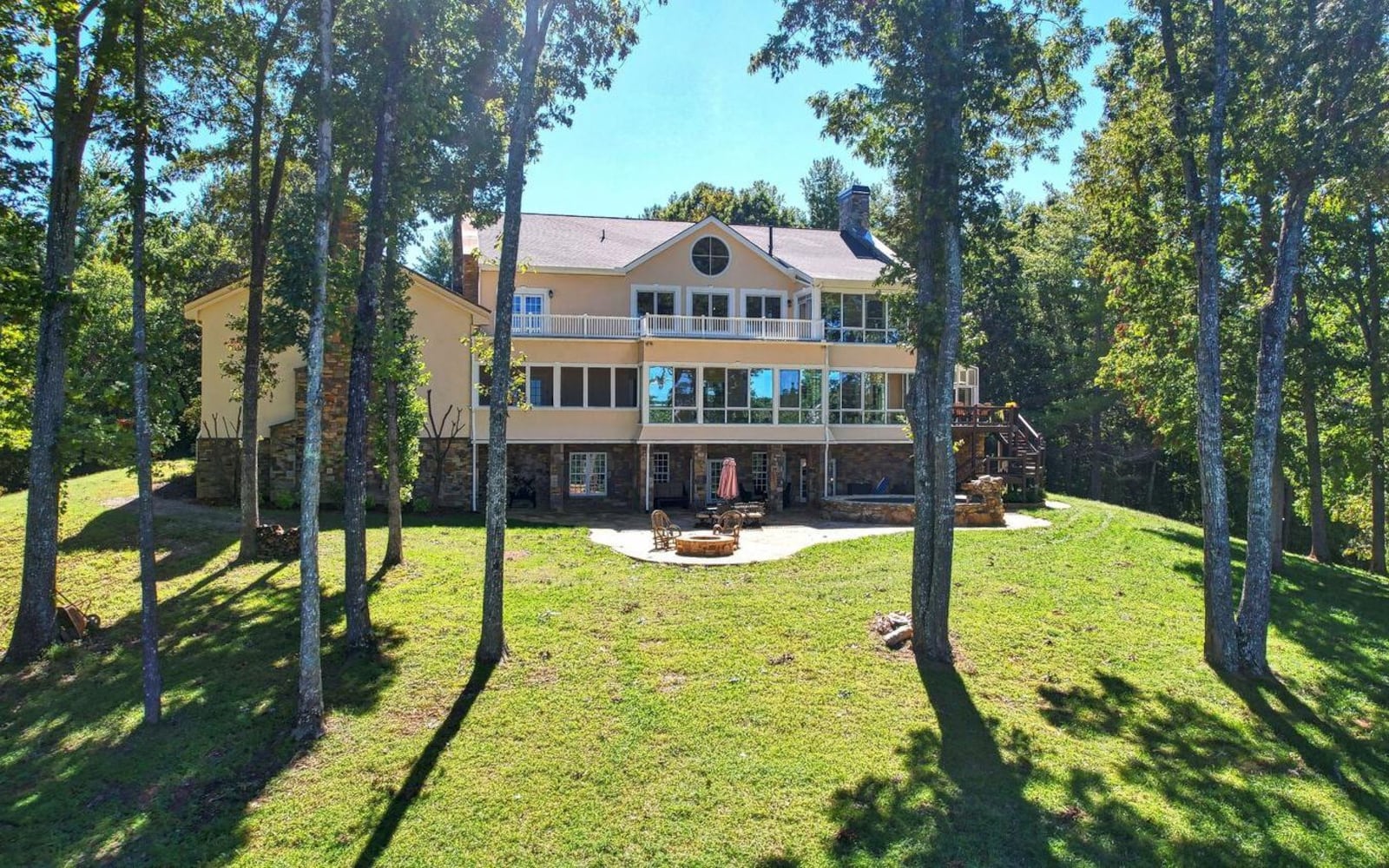 5.4M lakefront estate in the North Georgia mountains