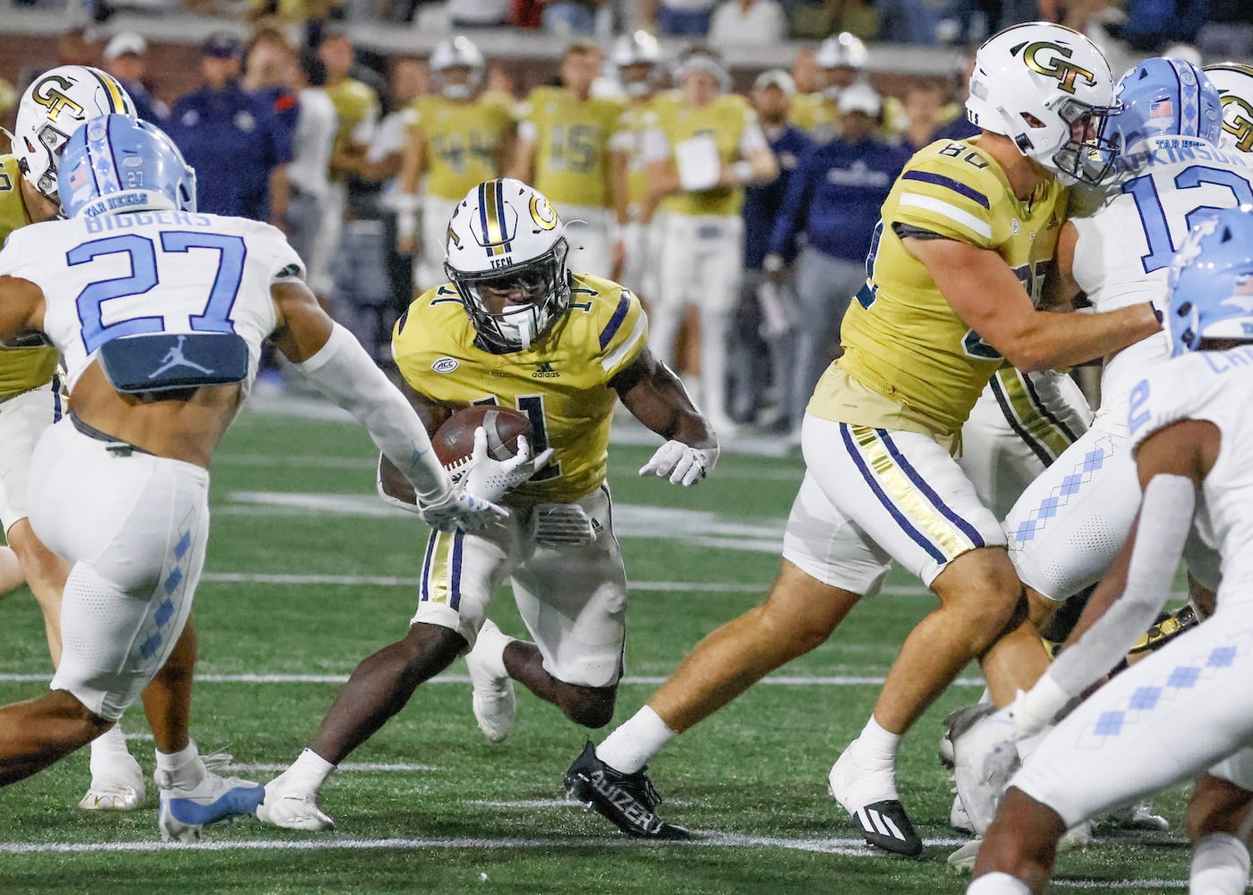 Georgia Tech Yellow Jackets running back Jamal Haynes (11) cuts back.  (Bob Andres for the Atlanta Journal Constitution)