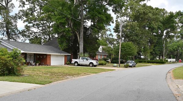 The house of Gregory McMichael and his son Travis McMichael is only five houses down from the house construction site that Ahmaud Arbery visited in the Satilla Shores neighborhood. (Hyosub Shin / Hyosub.Shin@ajc.com)