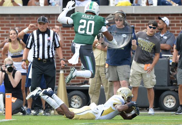 A-back Qua Searcy has two touchdowns in nine touches. HYOSUB SHIN / HSHIN@AJC.COM