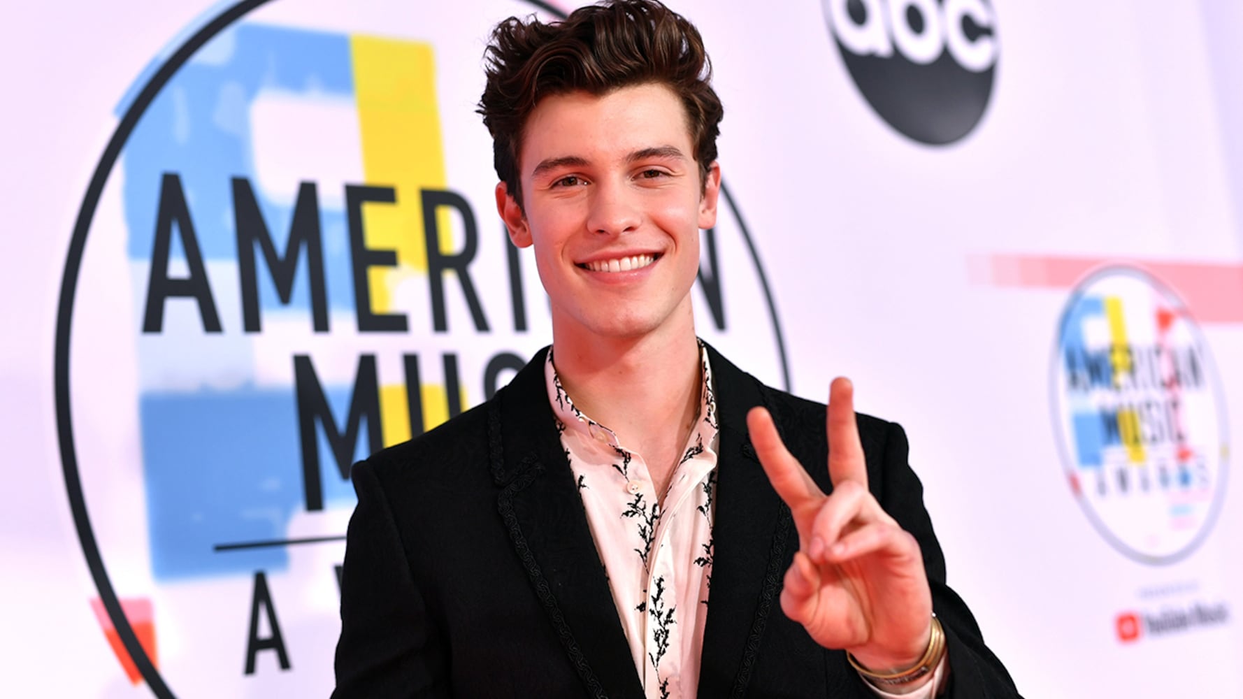 Photos: 2018 American Music Awards red carpet arrivals